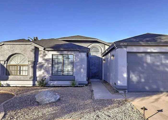 Executive Retreat Near State Farm Stadium *