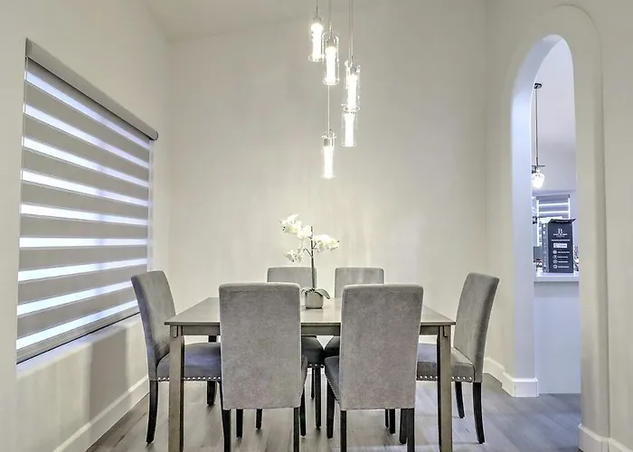 Executive Retreat Near State Farm Stadium Ferienhaus *
