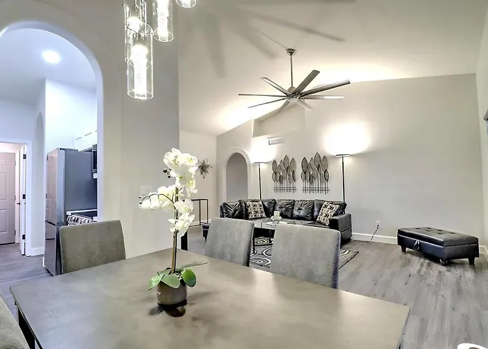 Ferienhaus Executive Retreat Near State Farm Stadium