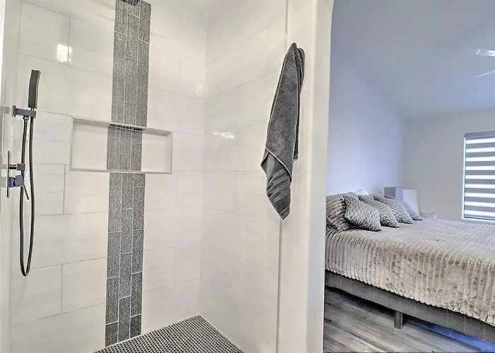 Executive Retreat Near State Farm Stadium Ferienhaus